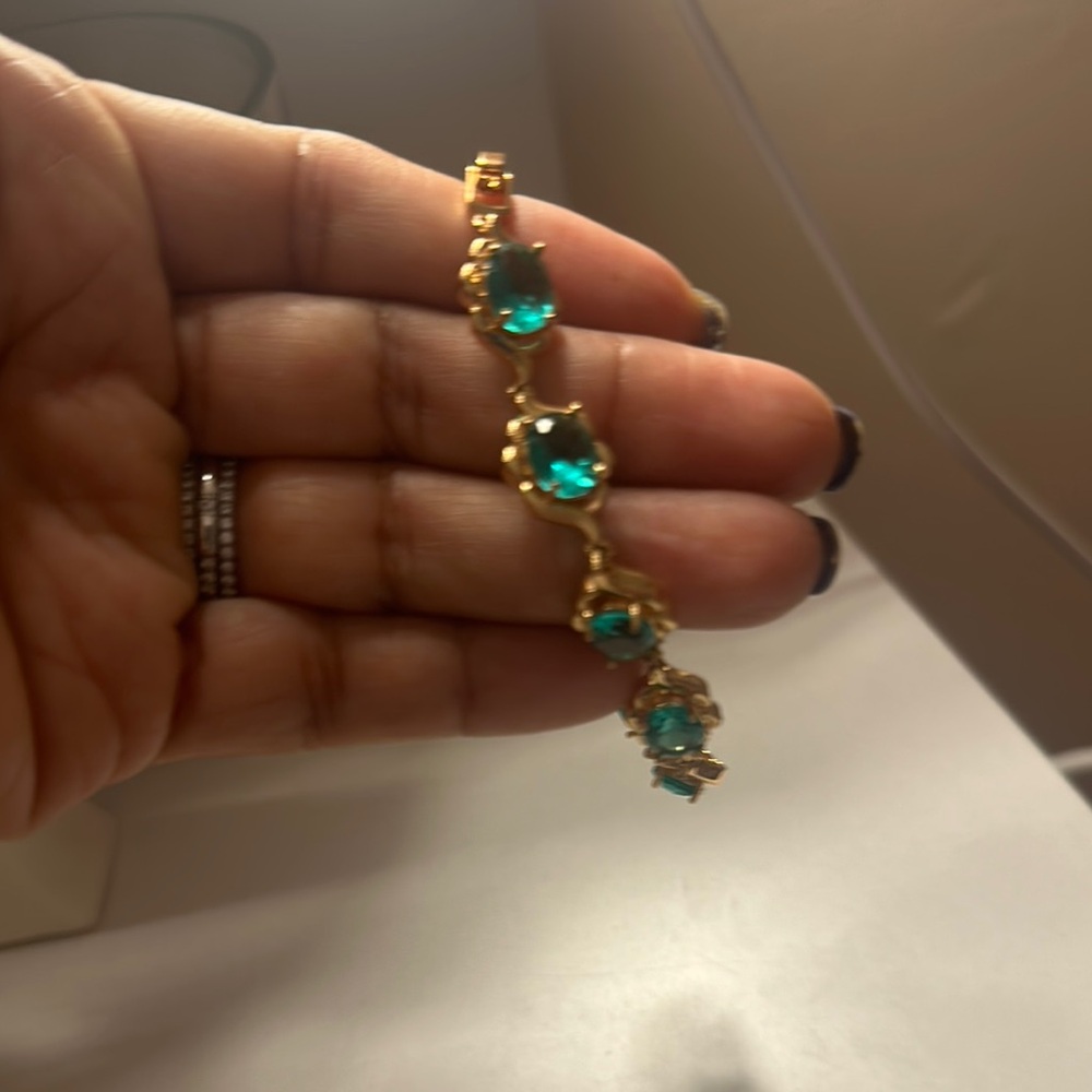 Elegant Gold and Green Bracelet